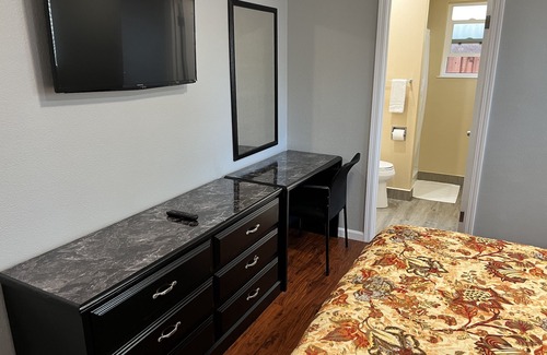 Livermore Hotel | Cozy Studio Inn Livermore: Family-Friendly with Pool & Spa