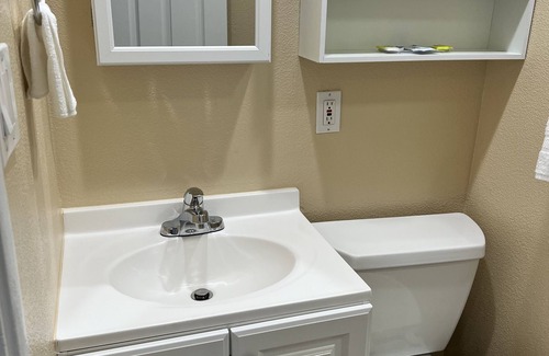 Livermore Hotel | Cozy Studio Inn Livermore: Family-Friendly with Pool & Spa