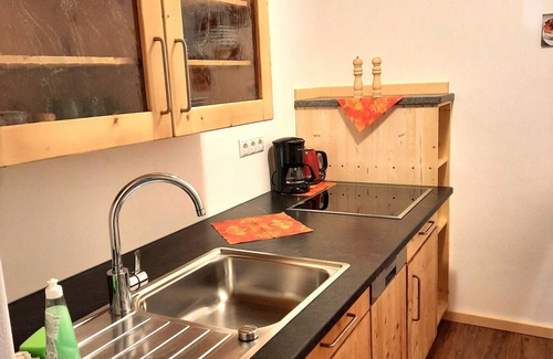 St. Pauls Apartment | Cozy Studio Apartment with Mountain View and Garden Access