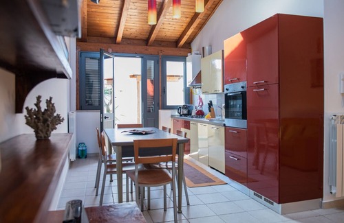 Lendinuso Villa | Bright Ocean View Studio with Pool and Family Amenities