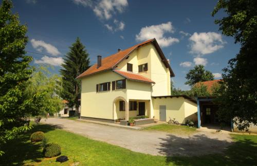Lipovaca Dreznicka Apartment | Pet-Friendly Studio Ivona: Guest Rated 10/10 with Breakfast
