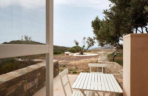 Kithira House | Family-Friendly Studio Julie - Rated 9.1 by Guests