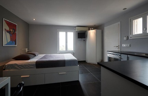 Kithira House | Family-Friendly Studio Julie - Rated 9.1 by Guests