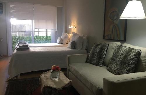 Retiro Apartment | Inviting Studio Juncal: Pool, Breakfast & Family-Friendly