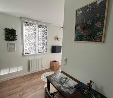 Lorient Apartment | Discover Studio Jungle - Hype Centre Lorient, Rated 9.3/10
