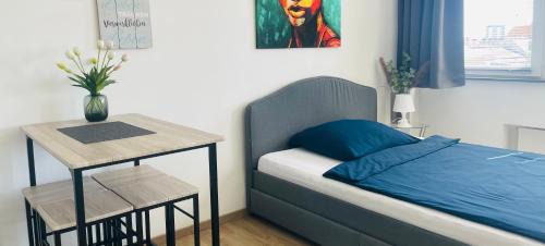 Innere Stadt Apartment | Cozy Studio Küken in Linz-Landstrasse with Dining Options