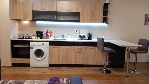 Kazanlak Apartment | Guest Rated 10/10: Studio Kamelia with Hot Tub & Breakfast