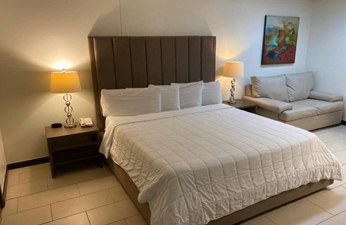 South Padre Island Hotel | Inviting Studio King with Infinity Pool and Kitchenette