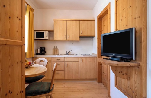 Nalles Apartment | Experience Studio "Kreuzwegerhof Nals Blaub" with Mountain Views