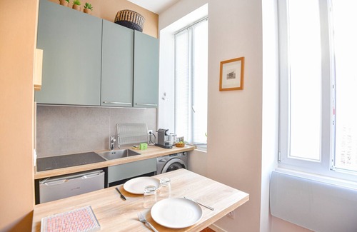 Noailles Apartment | Cozy Studio L'Académie with Ocean View near Vieux Port