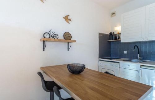 Le Lavandou Apartment | Child-Friendly Studio L'Alicastre in a Prime Location