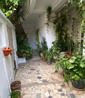 Algiers Apartment | Budget-Friendly Studio La Falaise - Family Friendly Retreat
