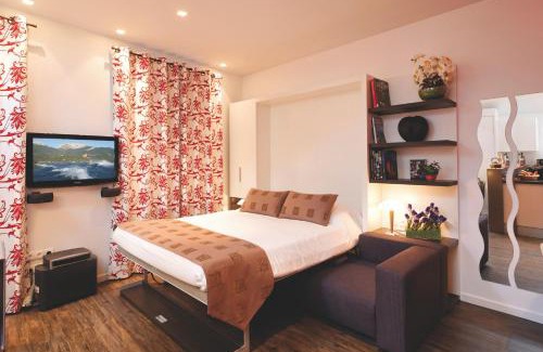 Menthon-Saint-Bernard Apartment | Elegant Studio La Savoyarde - Vision Luxe, Guest Rated 9.8