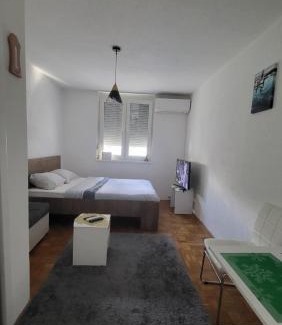 Bugojno Apartment | Budget-Friendly Studio Lamele with Self Check-In Access