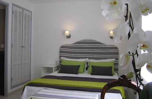 Mallemort Apartment | Modern Studio Lavender with Pool and Kitchen Amenities