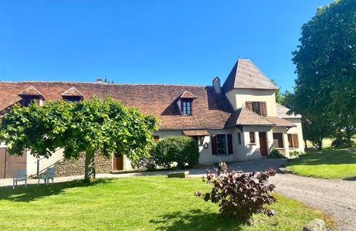 Pouligny-Notre-Dame Apartment | Oceanfront Studio Le Gachet - Guest Rated 8.9/10