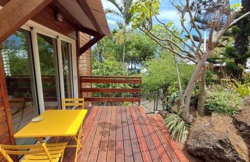 Manapany-les-Bains Apartment | Idyllic Studio le Ti coin with Ocean Views & Breakfast