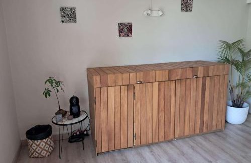Manapany-les-Bains Apartment | Idyllic Studio le Ti coin with Ocean Views & Breakfast
