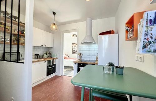Gien Apartment | Unwind at Studio LE VINTAGE - Family & Pet Friendly Retreat