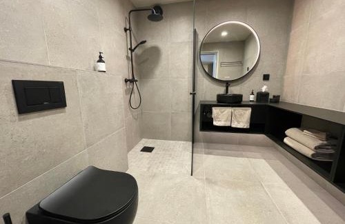 Sula Apartment | Newly Renovated Studio Apartment - 4-Star, Family-Friendly