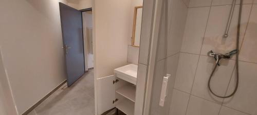 Gedre Apartment | Discover Studio les 3 Cirques: Guest Rated Comfort Awaits