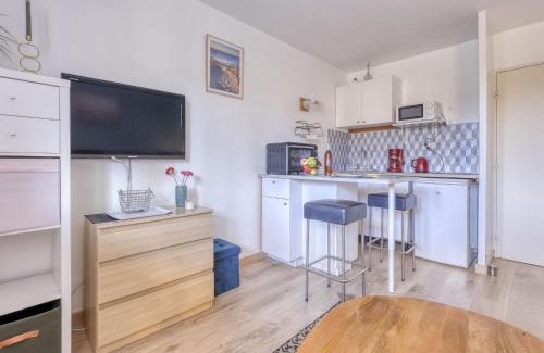 La Madrague Apartment | Studio Les Aigues Marines-73 by Interhome