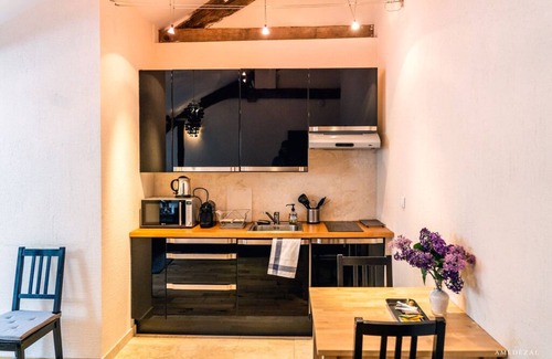 Bailly Apartment | Studio Lilas: Perfect Retreat for 4 with Lake Views