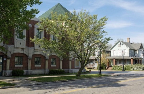 Michigan City Apartment | Stylish Studio Retreat in the Arts District - Pet Friendly!