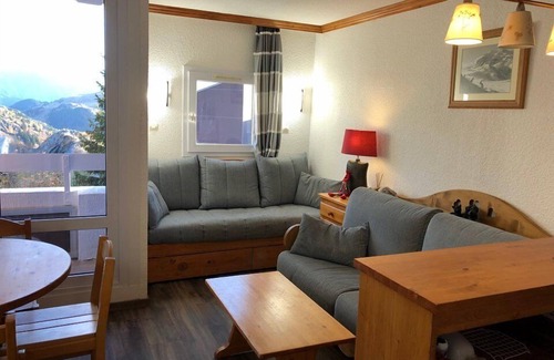 Eclose-Ouest Apartment | Inviting Studio with Living Room in Alpe d'Huez