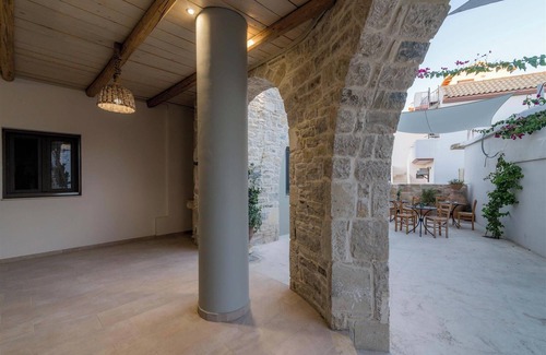 Petrokefalion Apartment | Studio Louisa