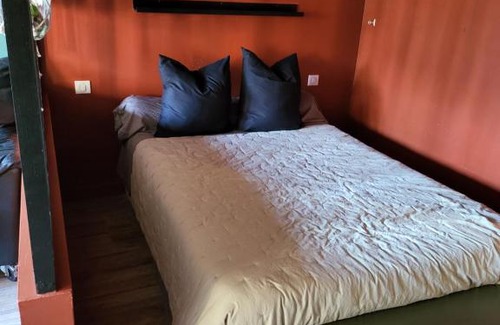 Tarascon Apartment | Experience Comfort at Studio Luciole with Breakfast & Kitchen