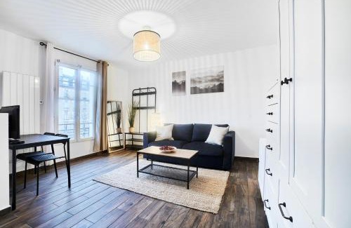 Billancourt–Rives de Seine Apartment | Bright Studio with Child-Friendly Amenities Awaits You