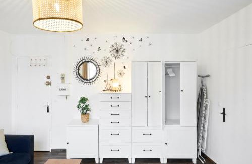 Billancourt–Rives de Seine Apartment | Bright Studio with Child-Friendly Amenities Awaits You