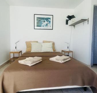Peyruis Apartment | Bright Studio "Judée" – Guest Rated 8.5/10 for Comfort
