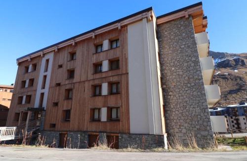 Les Almes Apartment | Bright Studio Near Slopes with WiFi and Western View