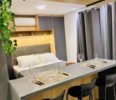 Centro Apartment | Studio Luxuoso Cama Queen Ar Condicionado e Cozinha Completa