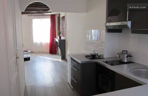 Strasbourg -Saint-Denis Apartment | Elegant Studio Marais in Paris with Sunny Terrace & Spa
