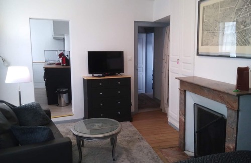 Evreux House | Prime Studio in Downtown with Pet-Friendly Amenities