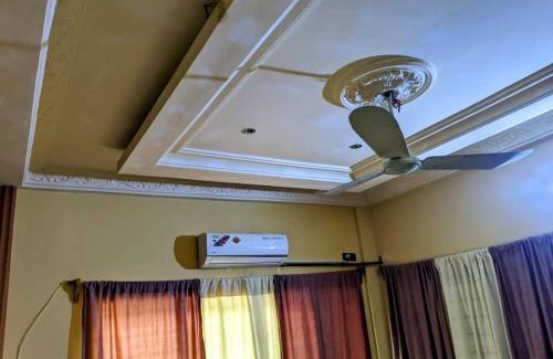 Littoral Department Apartment | Studio meublé entrée personnelle avec accès véhicule