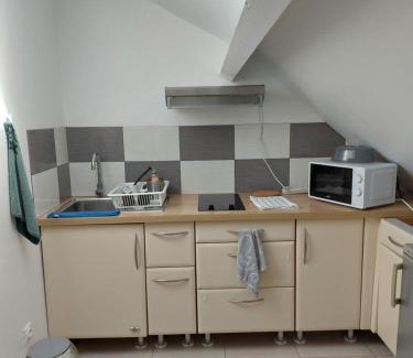 Longjumeau Apartment | Cozy Studio Near Gare T12 - Guest Rated 6.9/10
