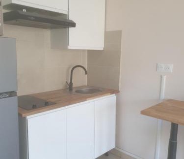 Noisy-le-Sec Apartment | Convenient Studio Near Metro JO24, Perfect for Families