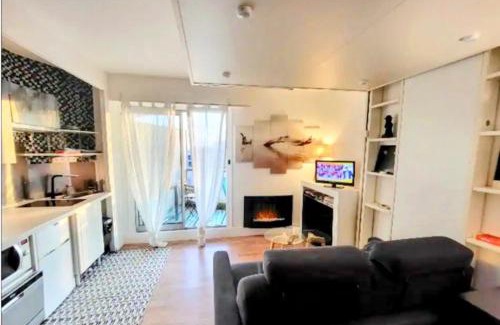 Saint-Maurice Apartment | Stylish Studio with Eiffel Tower View Near Paris 2024