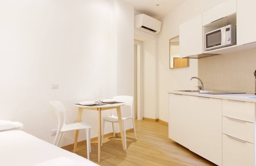 Magenta Apartment | Modern Studio Milan-Corso Magenta with Ac & Wifi Access