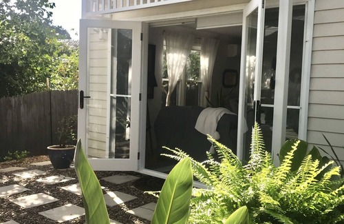 Bayview Apartment | Seaside Studio in Bayview: Top-Rated Comfort & Workspace