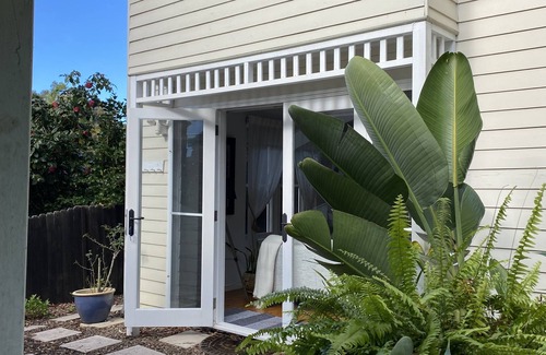 Bayview Apartment | Seaside Studio in Bayview: Top-Rated Comfort & Workspace