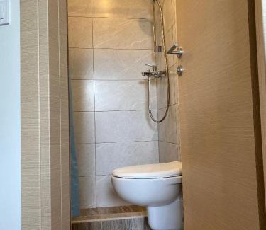 Prvic Luka Apartment | Guest Rated 10/10: Studio Mirjana with Oceanfront Views