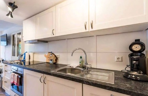 Hinterzarten Apartment | Cozy Studio for Up to 3 Guests with Kitchen & Breakfast