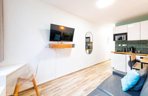 12th Arrondissement Apartment | Bright Studio with Garden View & Child-Friendly Amenities