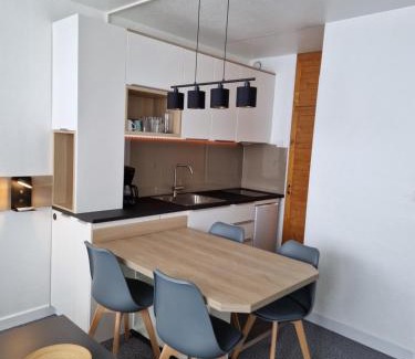 Arette Apartment | Modern Studio Steps from the Slopes - La Pierre Saint-Martin