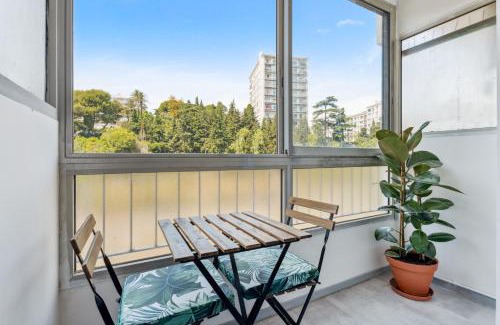 Fabron Apartment | Studio moderne avec Balcon - Plage et tramway a proximité